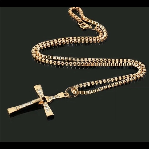 Cross Pendant Necklace - Picture 5 of 6